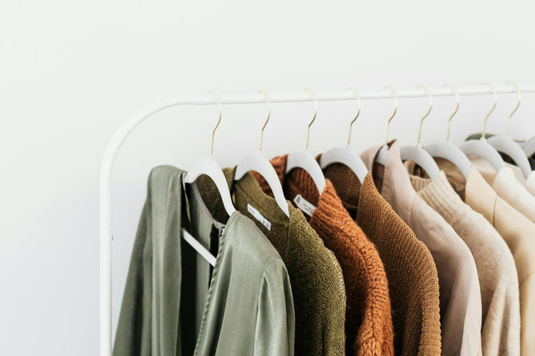 Gaya Hidup Praktis: Cara Cerdas Mengatur Capsule Wardrobe untuk Hidup Lebih Sederhana dan Efektif