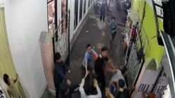 Tak Terima Dilarang Buka Lahan Parkir, Oknum Pemuda di Lombok Timur Aniaya Pemilik Toko Hingga Luka Berat Tak Terima Dilarang Buka Lahan Parkir, Oknum Pemuda di Lombok Timur Aniaya Pemilik Toko Hingga Luka Berat
