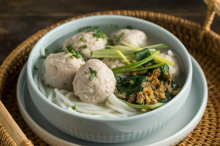 Menikmati Bakso Solo Legendaris di Surabaya: 5 Tempat di Mana Daging Sapi Nikmatnya Memukau