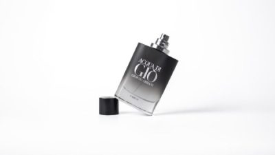 4 Parfum Pria Terbaik di Iklim Tropis: Wangi Awet dan Menawan!