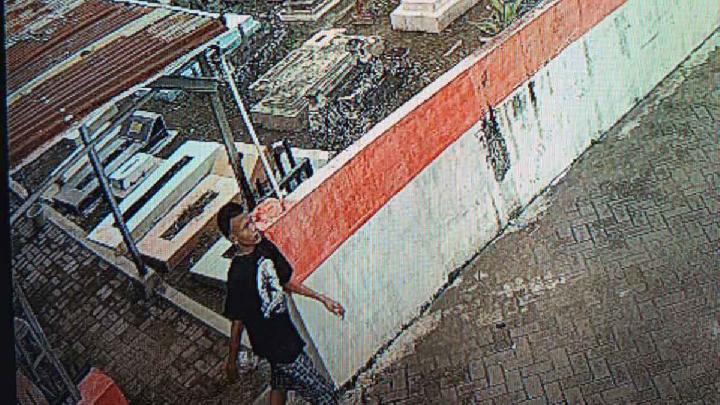 Pelajar Rusak Nisan Makam Kristen: Gangguan Jiwa atau Motif Lain?