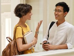5 Zodiak Pintar Berbahasa Inggris: Sagitarius Menjadi Sorotan dengan Kepercayaan Diri Mereka