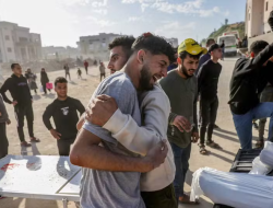 Pengacara, Akademisi, dan Hakim Inggris Minta Sanksi Terhadap Israel karena Kejahatan Perang di Gaza Pengacara, Akademisi, dan Hakim Inggris Minta Sanksi Terhadap Israel karena Kejahatan Perang di Gaza
