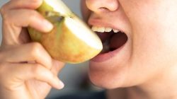 Inilah 9 Buah yang Tak Cuma Enak, Tapi Juga Perawatan Alami untuk Gigi dan Gusi Anda