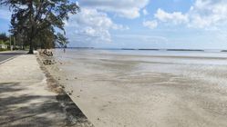 Pantai Pasir Padi: Surga Tersembunyi Pangkalpinang yang Menyihir Keluarga dan Traveller
