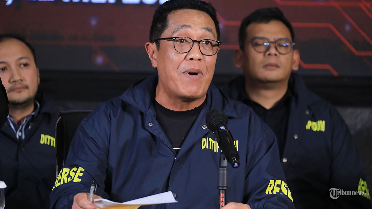 Roy Suryo Siapkan Jokowi untuk Panggung Politik dengan Skandal Ijazah Palsu, Menurut Analis