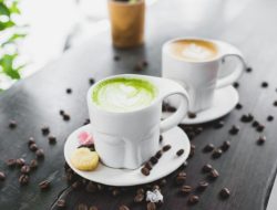 Matcha vs Kopi: Mana Yang Lebih Baik Untuk Mengatasi Kantuk?