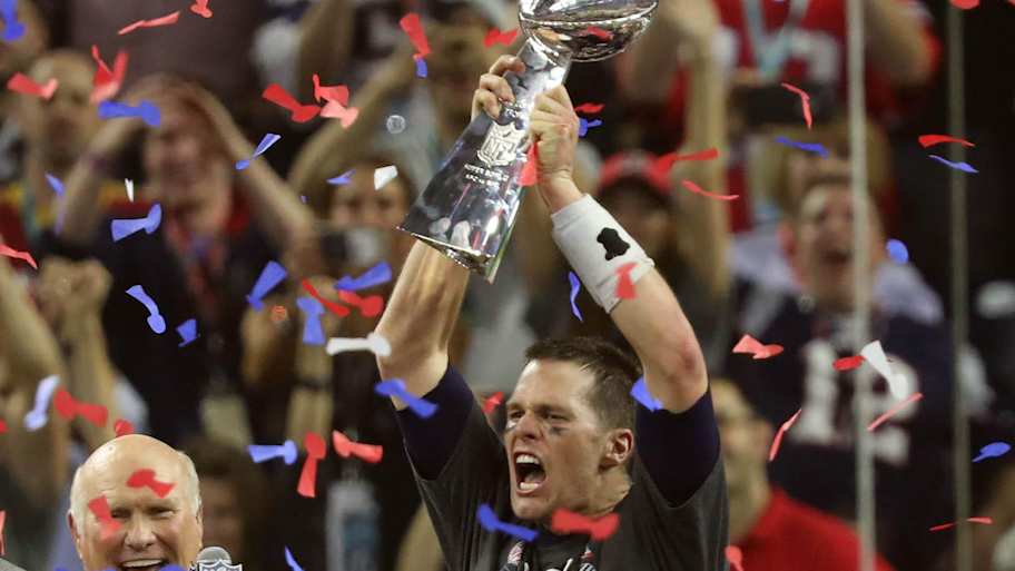 Tom Brady’s RC Autograph Soars Past 0,000 in Record-Breaking Sale