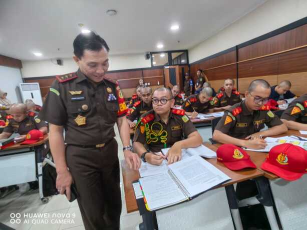 Leonard E.E. Simanjuntak: Pemantau Kritis dalam Membentuk Prosesor Kejaksaan bagi Indonesia Emas 2045