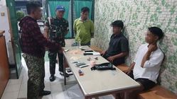 Kodim Indramayu Gandakan Razia; Seribu Butir Obat Ilegal Disita, Dua Penjahat Ditangkap Kodim Indramayu Gandakan Razia; Seribu Butir Obat Ilegal Disita, Dua Penjahat Ditangkap