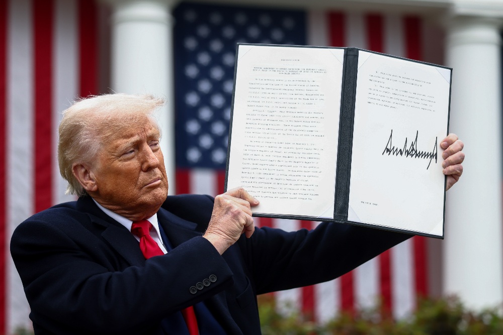 Donald Trump: Pertimbangkan Pajak Impor 15% Berlaku Selama 150 Hari