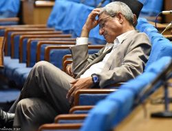 No Budget Debate Without Lekhak’s Scalp: Opposition Stands Firm