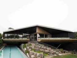 Inspirasi Rumah Elegan: Gaya Pantai Modern Berseni Tropis