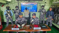 KRI Oswald Siahaan-354 Tangkap Kapal Berisi Sabu di Selat Bali, Gagalkan Pengiriman Narkoba dari Probolinggo!