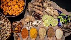 Konsumsi Rutin Jamu dari Rempah untuk Kesehatan Tubuh Anda Konsumsi Rutin Jamu dari Rempah untuk Kesehatan Tubuh Anda