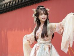 Fuji Cantik dalam Busana Hanfu: Seperti Putri dari Dunia Dongeng Fuji Cantik dalam Busana Hanfu: Seperti Putri dari Dunia Dongeng