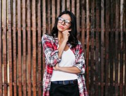Tanpa Sadar, 7 Tanda Wanita Belum Berdamai dengan Diri Sendiri Meski Kelihatan PD Tanpa Sadar, 7 Tanda Wanita Belum Berdamai dengan Diri Sendiri Meski Kelihatan PD
