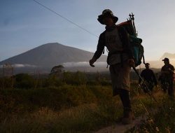Gunung Rinjani Menjadi Contoh Sukses Program Nol Sampah: Sumbang dan Dapatkan