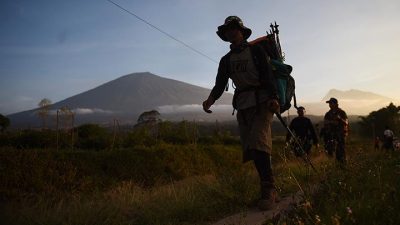 Gunung Rinjani Menjadi Contoh Sukses Program Nol Sampah: Sumbang dan Dapatkan