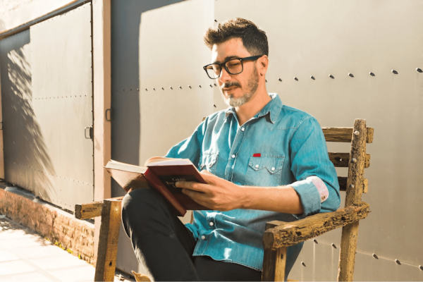 Inilah Urutan Resmi Buku Seri “The Sorcerer’s Song” oleh Brian D. Anderson