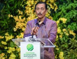 Luhut Ungkapkan Proyek Kereta Cepat Jakarta-Surabaya Tetap Maju