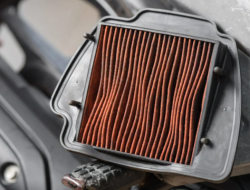 Jangan Biarkan Mesin Terhambat! Kenali Tanda-tanda Waktunya Ganti Filter Udara Motor Anda Jangan Biarkan Mesin Terhambat! Kenali Tanda-tanda Waktunya Ganti Filter Udara Motor Anda