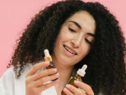 Temukan 7 Khasiat Minyak Almond bagi Kulit, Rambut, dan Bibir — Dengan Panduan Penggunaan yang Mudah Temukan 7 Khasiat Minyak Almond bagi Kulit, Rambut, dan Bibir — Dengan Panduan Penggunaan yang Mudah