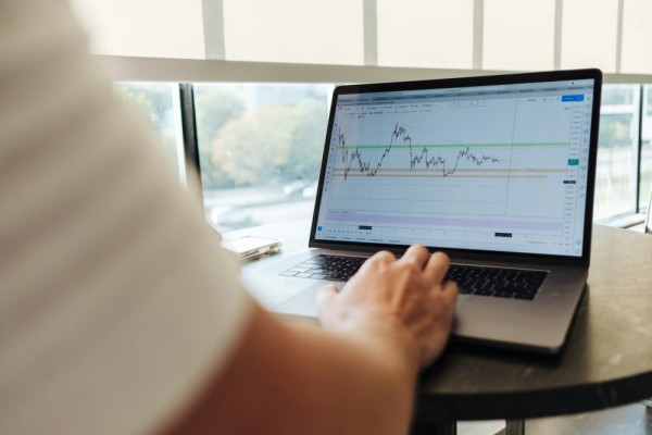 8 Tips Cepat Menguasai Dunia Saham untuk Investor Pemula