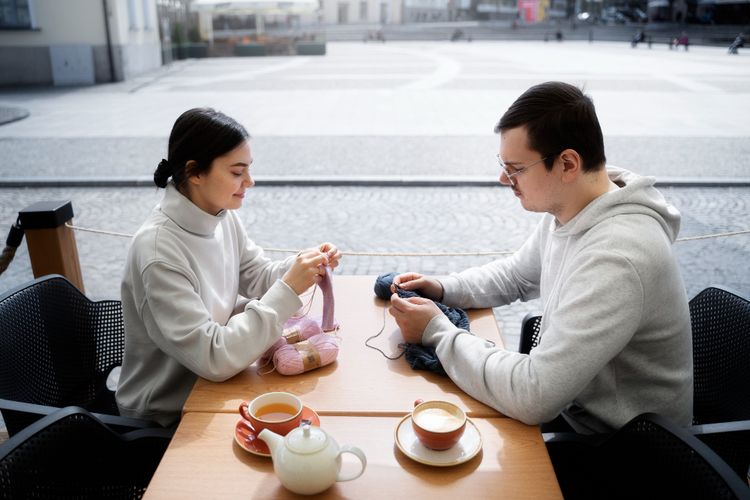 8 Tingkah Laki-laki yang Tumbuh Tanpa Melihat Cinta Ibu: Dampaknya terhadap Cinta dan Hubungan
