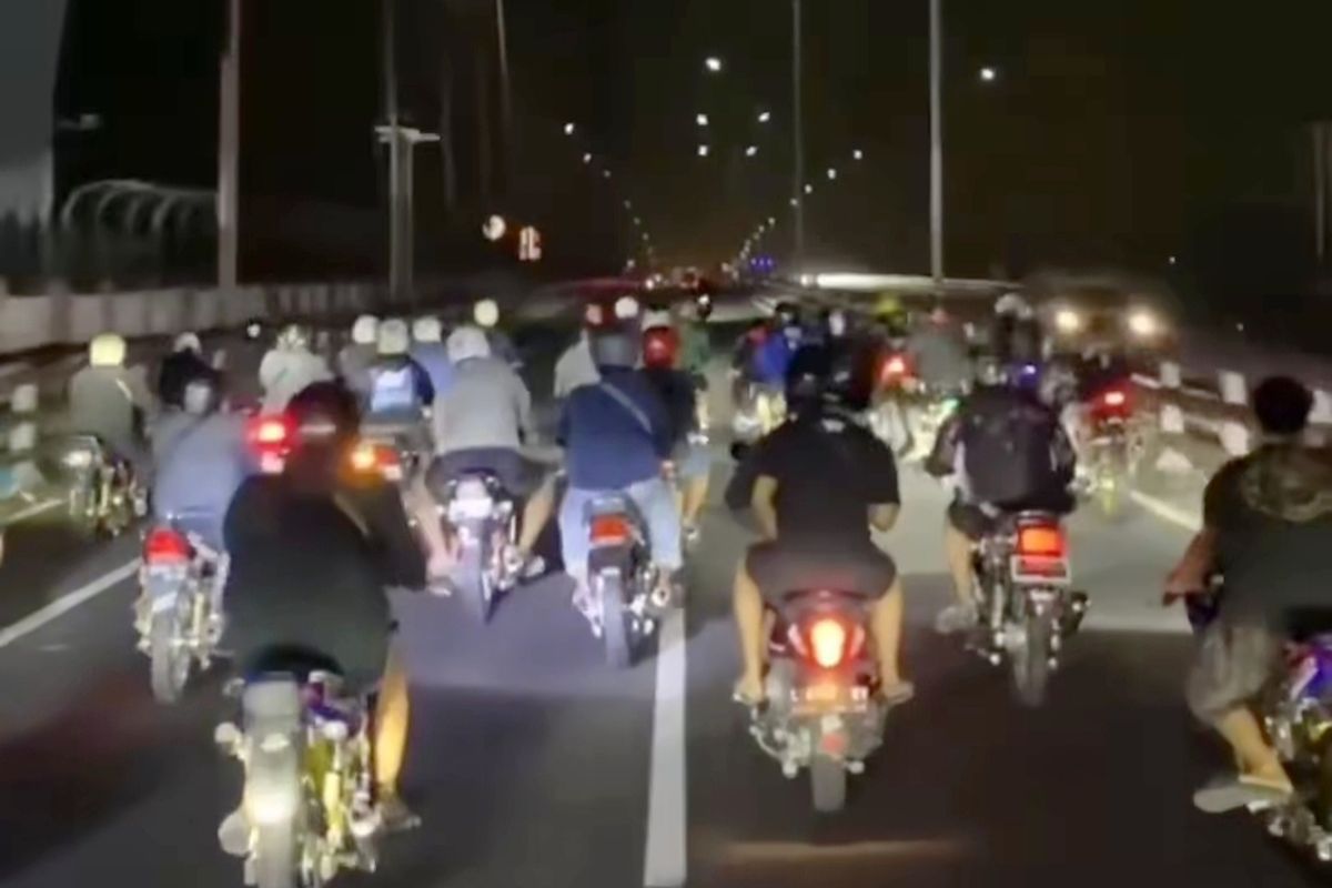 Herex Motorcycle Club Blokir Jalur Mobil di Jembatan Suramadu, Polisiancam Tindak Tegas