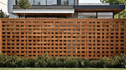 Heboh! 5 Desain Pagar Kayu Teras untuk Rumah Lebih Mewah Tahun 2025