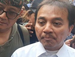 Motif Roy Suryo Kembali Serang Ijazah Jokowi: Ahli Komunikasi Politik Soroti, Level UGM Unggul Motif Roy Suryo Kembali Serang Ijazah Jokowi: Ahli Komunikasi Politik Soroti, Level UGM Unggul