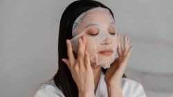 5 Langkah Cerdas Pakai Sheet Mask Untuk Hapus Jerawat di Wajah