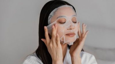 5 Langkah Cerdas Pakai Sheet Mask Untuk Hapus Jerawat di Wajah