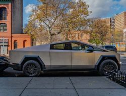 Tesla’s Cybertruck Cedes Top Spot to Rival in U.S.’s Best-Selling Electric Pickup Race