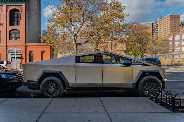 Tesla’s Cybertruck Cedes Top Spot to Rival in U.S.’s Best-Selling Electric Pickup Race