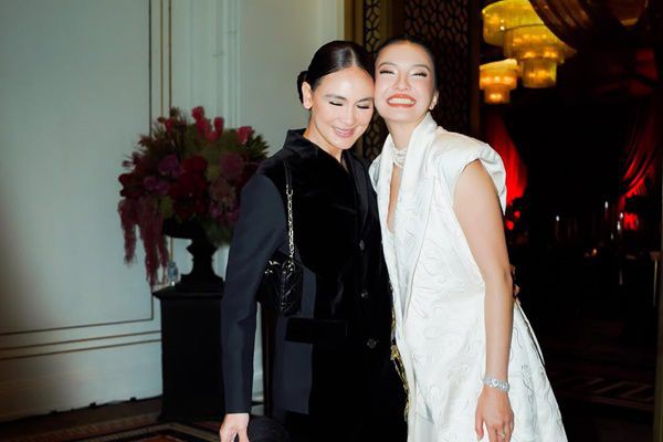 7 Gambar Lucu Perubahan Status Luna Maya: Dari Presiden Jomblo ke Raline Shah