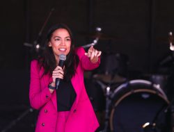 Democrat Criticizes AOC’s Limited Appeal Among Moderates