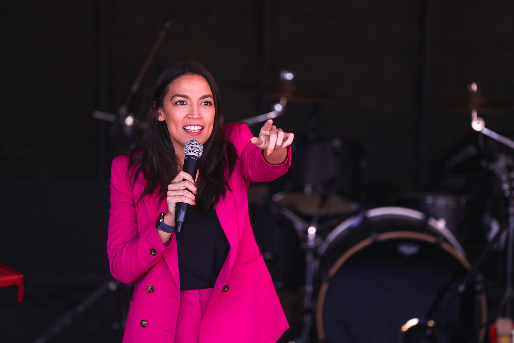 Democrat Criticizes AOC’s Limited Appeal Among Moderates