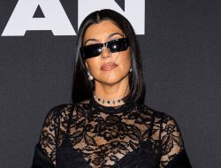 Kourtney Kardashian’s Bold Move: Can a Hat Really Double as a Dress? Kourtney Kardashian’s Bold Move: Can a Hat Really Double as a Dress?