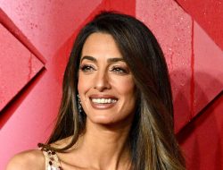 Amal Clooney Steals the Show in Breathtaking Gold Dress Amal Clooney Steals the Show in Breathtaking Gold Dress