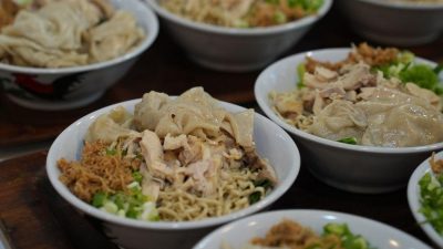 20 Sajian Ikonik dan Modis di Kelapa Gading: Perkenalkan pada Generasi Muda!