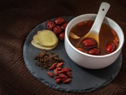 Resep Minuman Jahe dengan Buah Zaitun Korea: Kunci Kulit Glowing Mereka!