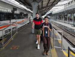 Semakin Banyak Turis Memilih Kereta Api untuk Jelajah Indonesia