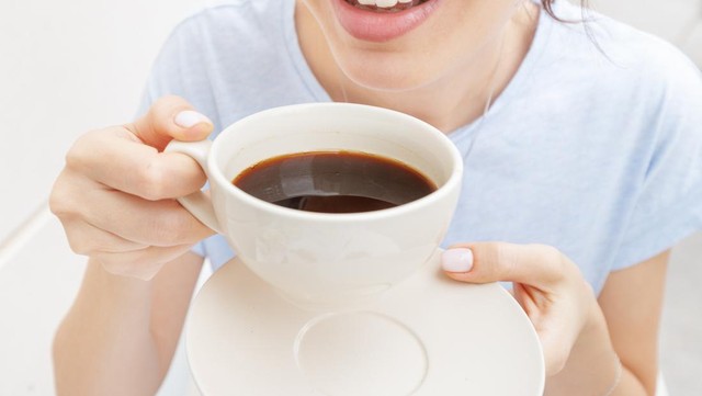 Simak Batas Aman Ibu Menikmati Kopi saat Menyusui