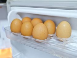 14 Makanan Super untuk Menjaga Kesehatan Mata, Cek Daftar Ini!