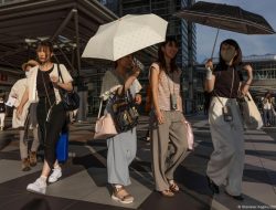Why Japan’s Gen Z Is Quietly Quitting Work