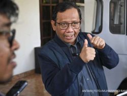 AprIL 2022: Mahfud MD Kira-Kira Jokowi Ada yang Beda, Liat Sih ke Arah Mana AprIL 2022: Mahfud MD Kira-Kira Jokowi Ada yang Beda, Liat Sih ke Arah Mana