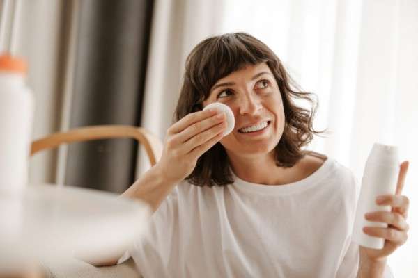 Urutannya Apa Dulu: Toner atau Sunscreen? Jawaban Terbaik Untuk Kulit Anda