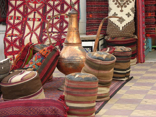 Tunisia’s Luminous Cannetille and Gold Thread Embroidery steals the show at ‘Au Fil De L’or’ in Paris